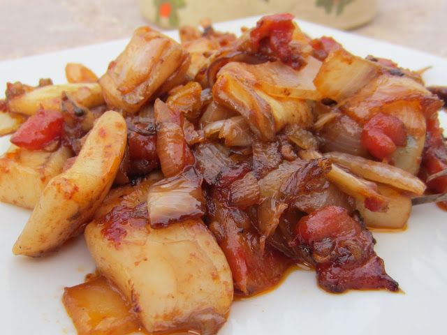 Receta de chocos a la brutesca, una forma original y saludable de degustar los famosos chocos de Huelva. Receta rápida y sencilla para cenar o comer ligero.